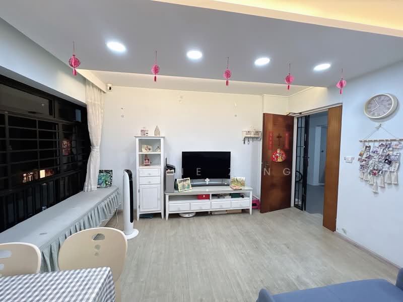 337B Tah Ching Road, 337B Tah Ching Road, 2 Bedrooms, 689 sqft, HDB Flat For Sale, by Joanne Zeng, 500138803 - Living Room - PropertyGuru.com.sg