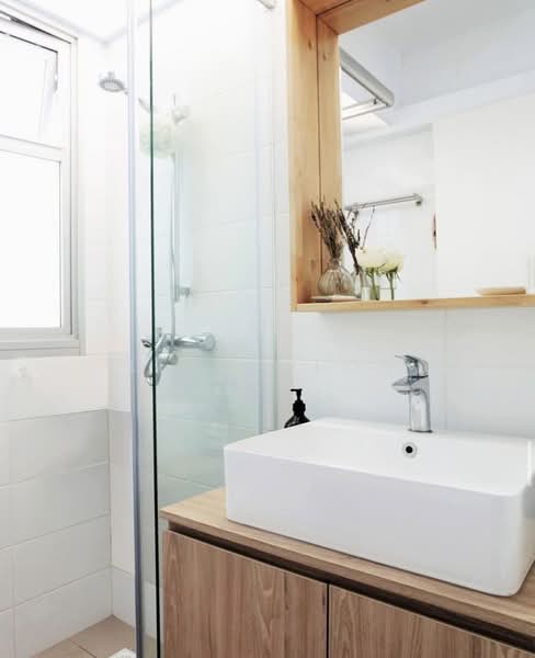 117A Jalan Tenteram, 117A Jalan Tenteram, 2 Bedrooms, 721 sqft, HDB Flat For Sale, by Linda Loh, 500138806 - Bathroom - PropertyGuru.com.sg