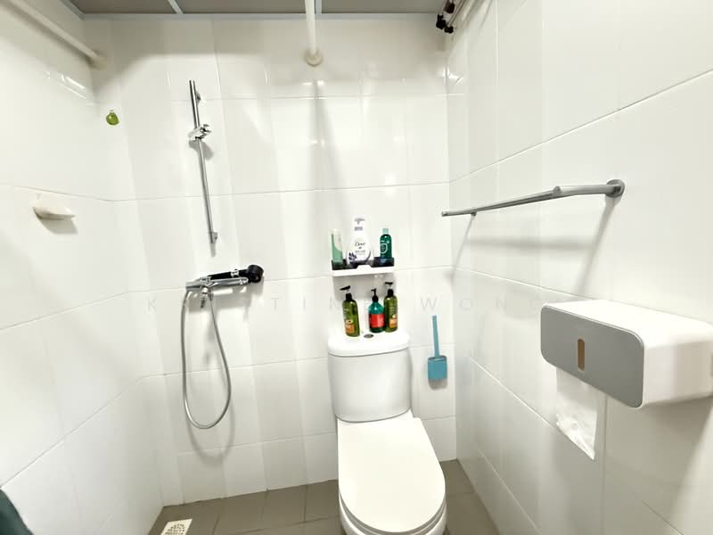 31 Ghim Moh Link, 31 Ghim Moh Link, 3 Bedrooms, 1,001 sqft, HDB Flat For Sale, by Kristine Wong, 500138812 - Bathroom - PropertyGuru.com.sg