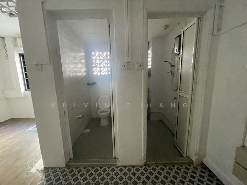 Kitchener Road 280sf / 350sf / 400sf, Kitchener Road, 350 sqft, Shop / Shophouse For Rent, by Kelvin Chiang, 500138824 - Bathroom - CommercialGuru.com.sg