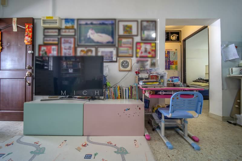 608 Clementi West Street 1, 608 Clementi West Street 1, 2 Bedrooms, 721 sqft, HDB Flat For Sale, by Michael Ooi, 500138830 - Living Room - PropertyGuru.com.sg