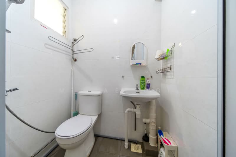 608 Clementi West Street 1, 608 Clementi West Street 1, 2 Bedrooms, 721 sqft, HDB Flat For Sale, by Michael Ooi, 500138830 - Bathroom - PropertyGuru.com.sg
