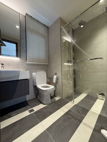 Parc Riviera, 101 West Coast Vale, 4 Bedrooms, 1,152 sqft, Condominium For Rent, by Bryan Luke Ng, 500138832 - Master Bathroom - PropertyGuru.com.sg