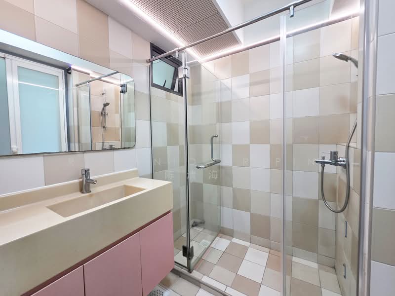 86 Dawson Road, 86 Dawson Road, 2 Bedrooms, 893 sqft, HDB Flat For Rent, by Ristanio Aripin 陈清海, 500138853 - Master Bathroom - PropertyGuru.com.sg