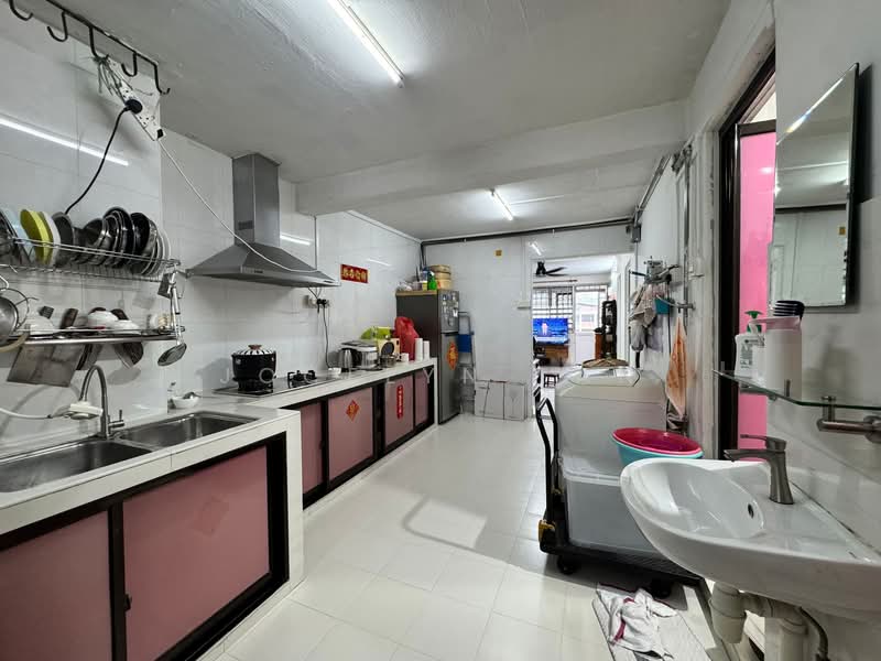 27 Toa Payoh East, 27 Toa Payoh East, 2 Bedrooms, 721 sqft, HDB Flat For Sale, by Jocelyn Tan, 500138854 - Kitchen - PropertyGuru.com.sg