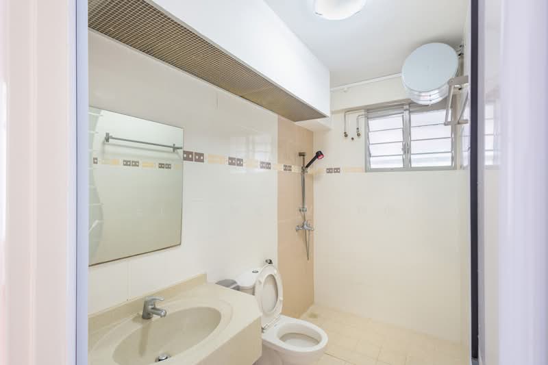 272D Sengkang Central, 272D Sengkang Central, 3 Bedrooms, 969 sqft, HDB Flat For Sale, by Elaine Wong, 500138857 - Bathroom - PropertyGuru.com.sg