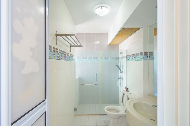 272D Sengkang Central, 272D Sengkang Central, 3 Bedrooms, 969 sqft, HDB Flat For Sale, by Elaine Wong, 500138857 - Bathroom - PropertyGuru.com.sg