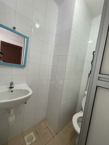 Eastvale, 35 Pasir Ris Drive 3, 3 Bedrooms, 1,280 sqft, Condominium For Rent, by Cindy Fu 付小姐, 500138860 - Bathroom - PropertyGuru.com.sg