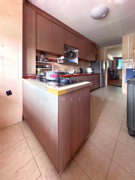 302 Ubi Avenue 1, 302 Ubi Avenue 1, 2 Bedrooms, 688 sqft, HDB Flat For Sale, by Margaret Tan, 500138880 - Kitchen - PropertyGuru.com.sg