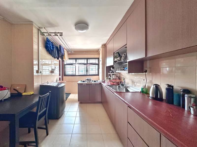302 Ubi Avenue 1, 302 Ubi Avenue 1, 2 Bedrooms, 688 sqft, HDB Flat For Sale, by Margaret Tan, 500138880 - Kitchen - PropertyGuru.com.sg