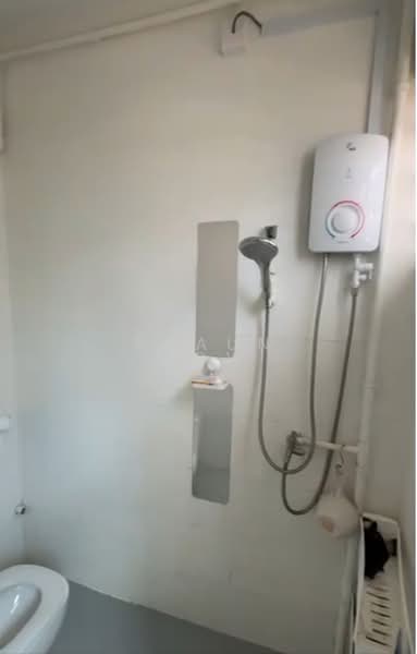 27 Bendemeer Road, 27 Bendemeer Road, 3 Bedrooms, 721 sqft, HDB Flat For Rent, by Shaun How, 500138884 - Bathroom - PropertyGuru.com.sg