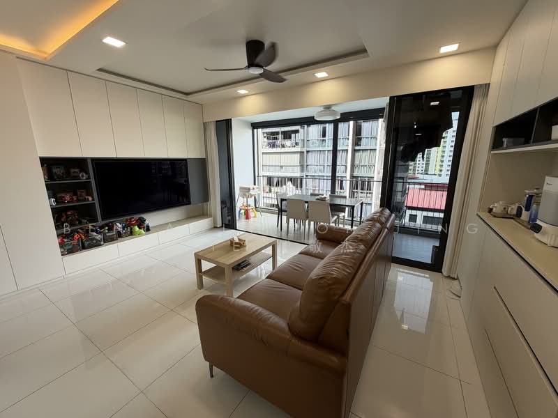 Waterbay, 45 Edgefield Plains, 4 Bedrooms, 1,141 sqft, Executive Condominium For Rent, by Benjamin Poh Jing Jie 傅敬杰, 500138890 - Living Room - PropertyGuru.com.sg