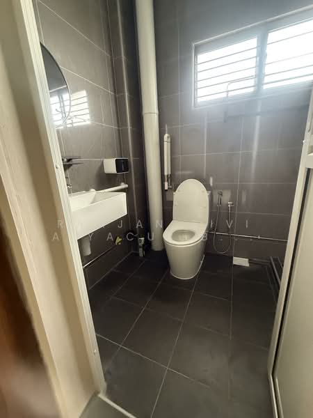 505 Serangoon North Avenue 4, 505 Serangoon North Avenue 4, 3 Bedrooms, 1,335 sqft, HDB Flat For Rent, by Ramjan Bivi A Yacub Begum, 500138896 - Bathroom - PropertyGuru.com.sg