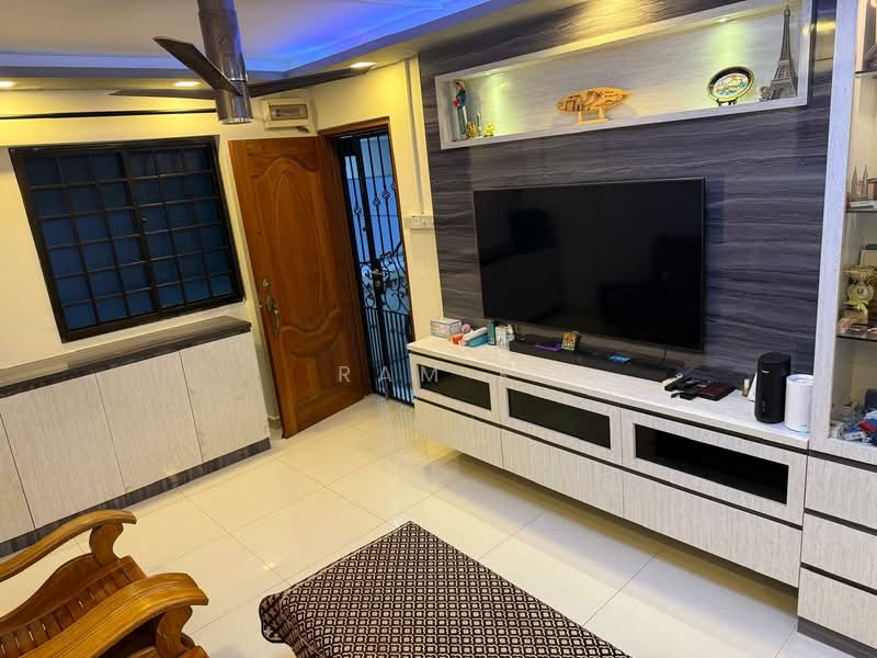 239 Bukit Batok East Avenue 5, 239 Bukit Batok East Avenue 5, 2 Bedrooms, 720 sqft, HDB Flat For Sale, by Ram K, 500138905 - Living Room - PropertyGuru.com.sg