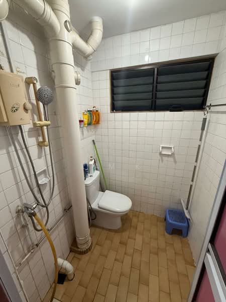 239 Bukit Batok East Avenue 5, 239 Bukit Batok East Avenue 5, 2 Bedrooms, 720 sqft, HDB Flat For Sale, by Ram K, 500138905 - PropertyGuru.com.sg