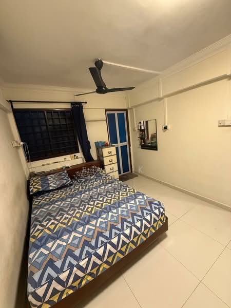 239 Bukit Batok East Avenue 5, 239 Bukit Batok East Avenue 5, 2 Bedrooms, 720 sqft, HDB Flat For Sale, by Ram K, 500138905 - Master Bedroom - PropertyGuru.com.sg