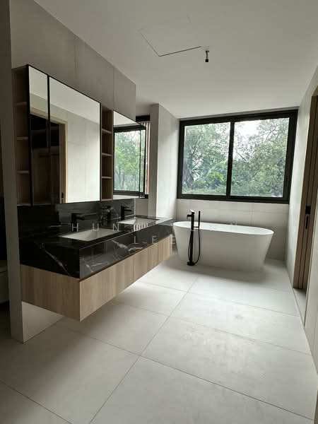 Kheam Hock Road, Kheam Hock Road, 5 Bedrooms, 7,696 sqft, Semi-Detached House For Rent, by Hung Yunn Lee, 500138915 - Bathroom - PropertyGuru.com.sg