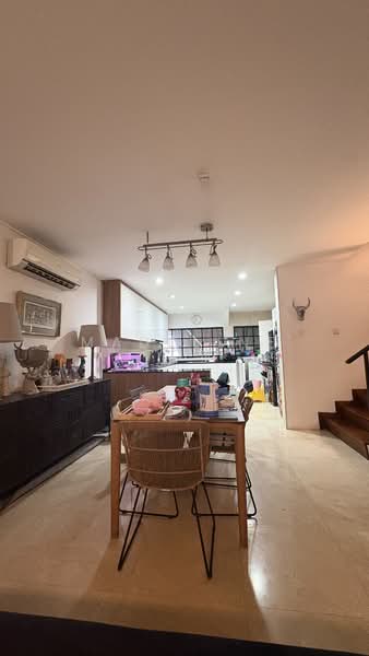 Jalan lim tai see, Jalan lim tai see, 4 Bedrooms, 2,800 sqft, Cluster House For Sale, by Madeline Toh, 500138925 - Dining Room - PropertyGuru.com.sg