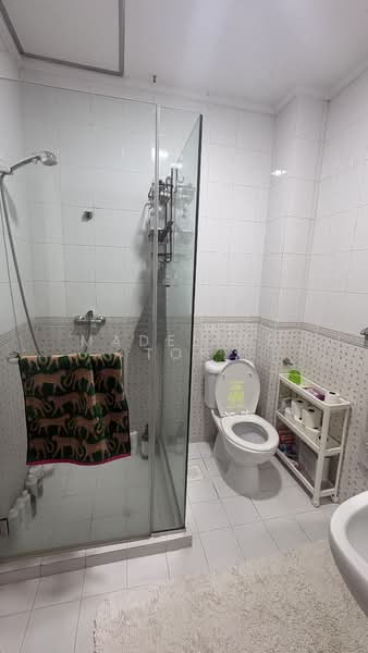 Jalan lim tai see, Jalan lim tai see, 4 Bedrooms, 2,800 sqft, Cluster House For Sale, by Madeline Toh, 500138925 - Bathroom - PropertyGuru.com.sg