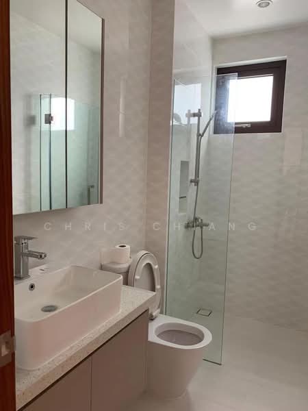 Serangoon Garden Estate, Bodmin/ Bloxhome/ Borthwick/ Brockhampton/ Blandford/ Burghley Drive, 5 Bedrooms, 5,500 sqft, Terraced House For Rent, by Chris Chiang, 500138929 - Bathroom - PropertyGuru.com.sg