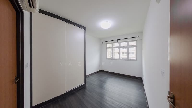 527B Costa Ris, 527B Pasir Ris Street 51, 2 Bedrooms, 732 sqft, HDB Flat For Sale, by Nazriff ., 500138969 - Master Bedroom - PropertyGuru.com.sg