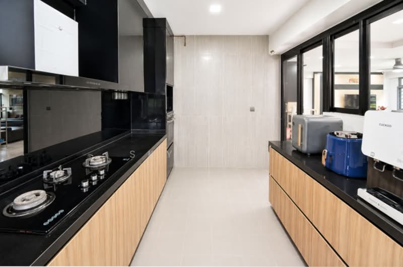 316C Punggol Way, 316C Punggol Way, 3 Bedrooms, 1,216 sqft, HDB Flat For Sale, by Sky Chiu, 500138972 - Fully Equipped Enclosed Kitchen - PropertyGuru.com.sg