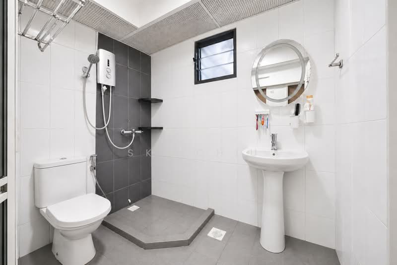 316C Punggol Way, 316C Punggol Way, 3 Bedrooms, 1,216 sqft, HDB Flat For Sale, by Sky Chiu, 500138972 - Bathroom - PropertyGuru.com.sg