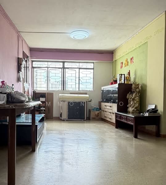 102 Jalan Rajah, 102 Jalan Rajah, 3 Bedrooms, 1,012 sqft, HDB Flat For Sale, by Simmone Poh, 500138975 - Living Room - PropertyGuru.com.sg