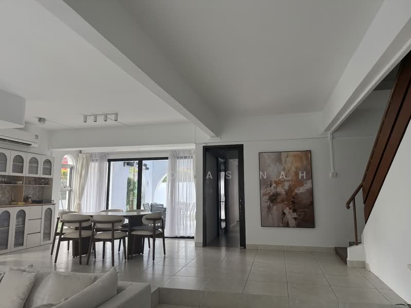Tamarind road, , 5 Bedrooms, 3,200 sqft, Semi-Detached House For Rent, by Nicholas Nah, 500138977 - Living Room - PropertyGuru.com.sg