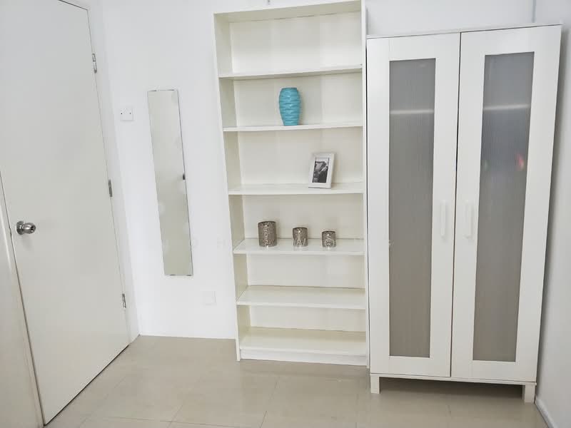 LARGE STUDIO IN PRIME AREA (LAVENDER), , Room Rental, 350 sqft, Walk-up Apartment For Rent, by John Wong, 500139006 - studio - PropertyGuru.com.sg