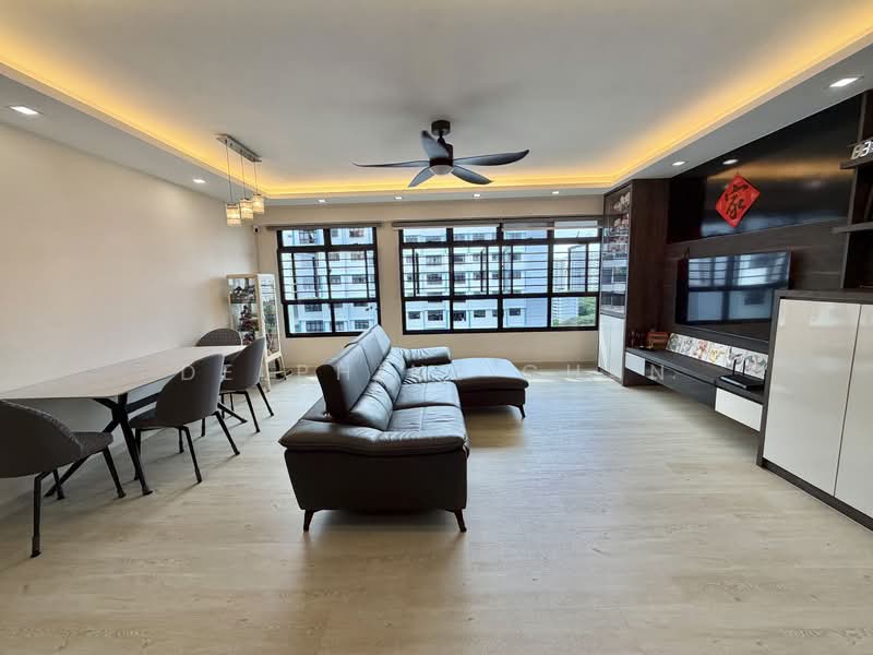 197D Boon Lay Fields, 197D Boon Lay Drive, 3 Bedrooms, 1,216 sqft, HDB Flat For Sale, by Delphine Chan, 500139021 - Living Room - PropertyGuru.com.sg