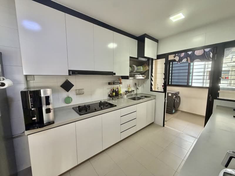197D Boon Lay Fields, 197D Boon Lay Drive, 3 Bedrooms, 1,216 sqft, HDB Flat For Sale, by Delphine Chan, 500139021 - Kitchen - PropertyGuru.com.sg