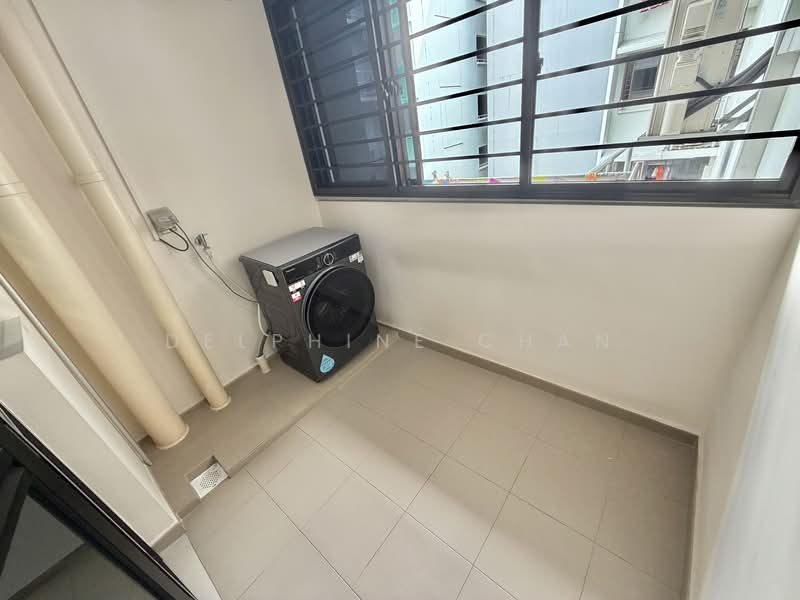 197D Boon Lay Fields, 197D Boon Lay Drive, 3 Bedrooms, 1,216 sqft, HDB Flat For Sale, by Delphine Chan, 500139021 - Balcony - PropertyGuru.com.sg