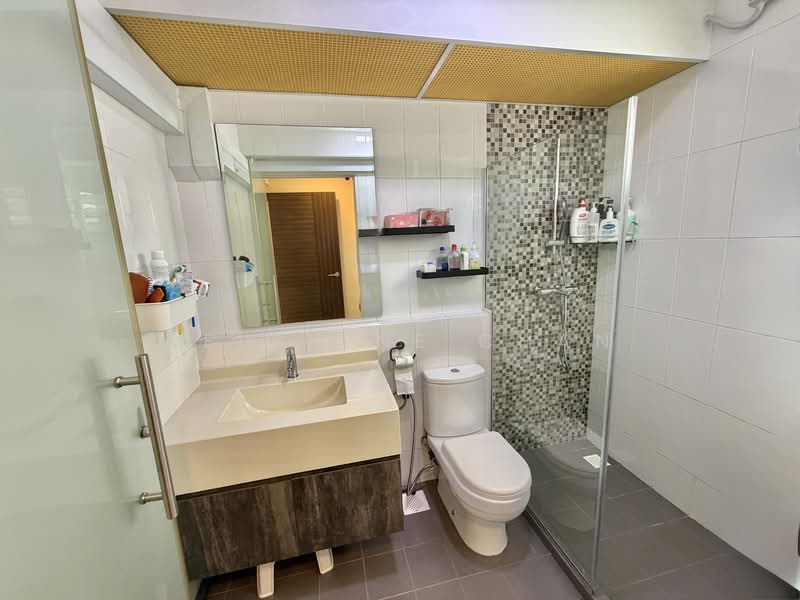 197D Boon Lay Fields, 197D Boon Lay Drive, 3 Bedrooms, 1,216 sqft, HDB Flat For Sale, by Delphine Chan, 500139021 - Bathroom - PropertyGuru.com.sg