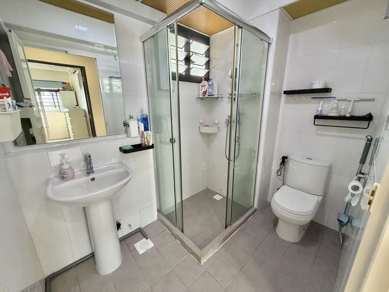 197D Boon Lay Fields, 197D Boon Lay Drive, 3 Bedrooms, 1,216 sqft, HDB Flat For Sale, by Delphine Chan, 500139021 - Bathroom - PropertyGuru.com.sg