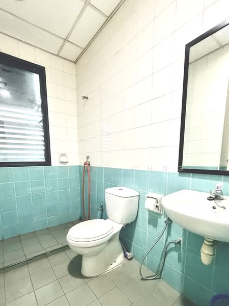 Toh Guan Centre, 21 Toh Guan Road East, 2,433 sqft, Factory / Workshop (B2) For Rent, by Elaine Chng, 500139032 - Bathroom - CommercialGuru.com.sg