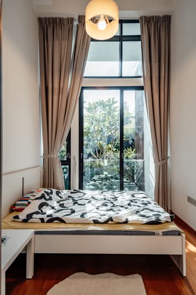 Freehold 2 Bed 2 Bath near Newton MRT. Quiet and serene, , 2 Bedrooms, 743 sqft, Condominium For Sale, by Han Hui Ying, 500139046 - Bedroom - PropertyGuru.com.sg