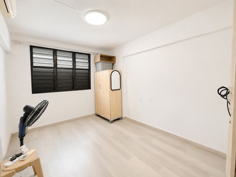 301 Ubi Avenue 1, 301 Ubi Avenue 1, 2 Bedrooms, 678 sqft, HDB Flat For Sale, by John Lee, 500139070 - Bedroom - PropertyGuru.com.sg