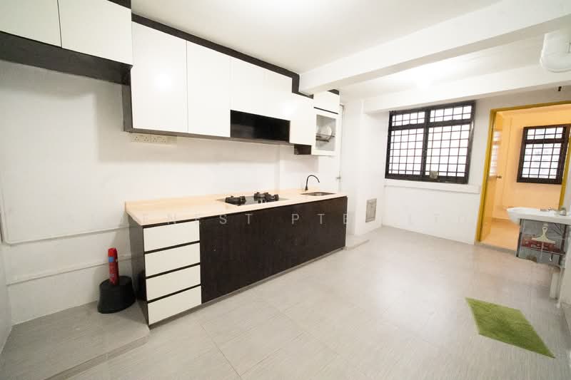 128 Lorong 1 Toa Payoh, 128 Lorong 1 Toa Payoh, 2 Bedrooms, 721 sqft, HDB Flat For Sale, by KENNETH CHUA, 500139072 - Kitchen - PropertyGuru.com.sg