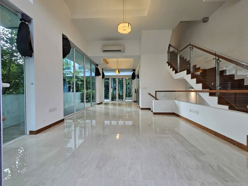 Pool Living Cluster House, , 4 Bedrooms, 3,046 sqft, Cluster House For Sale, by Lim Wei Zhi, 500139081 - Living Room - PropertyGuru.com.sg