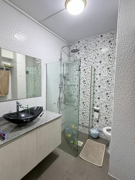 469 Jurong West Street 41, 469 Jurong West Street 41, 4 Bedrooms, 1,625 sqft, HDB Flat For Sale, by Daryl Ng, 500139095 - Bathroom - PropertyGuru.com.sg