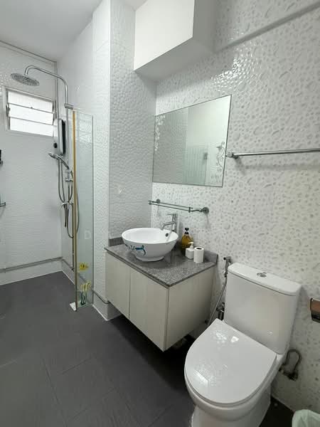 469 Jurong West Street 41, 469 Jurong West Street 41, 4 Bedrooms, 1,625 sqft, HDB Flat For Sale, by Daryl Ng, 500139095 - Bathroom - PropertyGuru.com.sg
