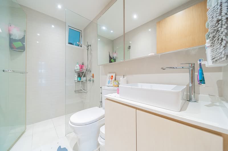 The Tampines Trilliant, 17 Tampines Central 7, 3 Bedrooms, 1,130 sqft, Executive Condominium For Sale, by Donny Lee, 500139104 - Bathroom - PropertyGuru.com.sg