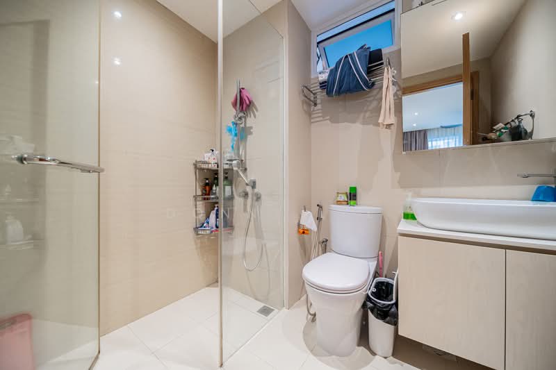 The Tampines Trilliant, 17 Tampines Central 7, 3 Bedrooms, 1,130 sqft, Executive Condominium For Sale, by Donny Lee, 500139104 - Bathroom - PropertyGuru.com.sg