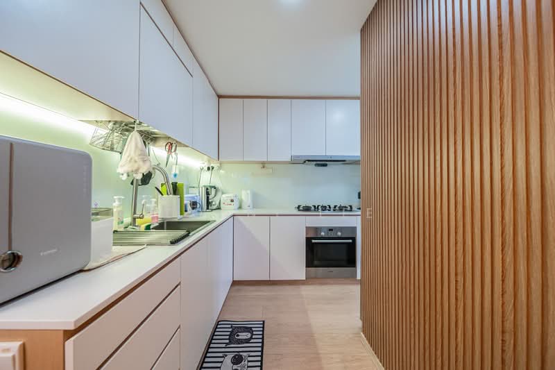 The Tampines Trilliant, 17 Tampines Central 7, 3 Bedrooms, 1,130 sqft, Executive Condominium For Sale, by Donny Lee, 500139104 - Kitchen - PropertyGuru.com.sg