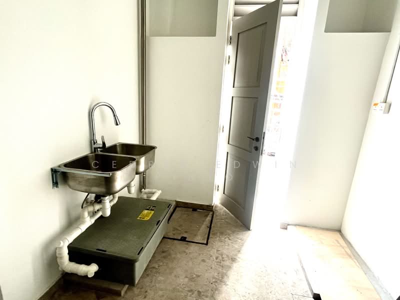 Jalan Besar Conservation F&B, Jalan Besar / Desker Road / Rowell Road, 1,100 sqft, Food & Beverage For Rent, by Cedric Edwin Pinto, 500139128 - Kitchen with Grease Trap - CommercialGuru.com.sg