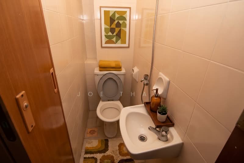 Summerdale, 6 Boon Lay Drive, 3 Bedrooms, 1,195 sqft, Condominium For Sale, by Joe Tham, 500139169 - Bathroom - PropertyGuru.com.sg