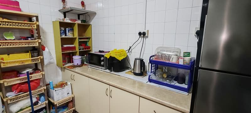 113 Lorong 3 Geylang, 113 Lorong 3 Geylang, 3 Bedrooms, 1,119 sqft, HDB Flat For Sale, by Paul Lian, 500139170 - Kitchen - PropertyGuru.com.sg