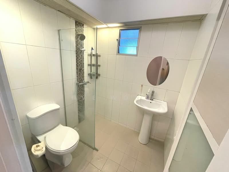 524A Tampines Central 7, 524A Tampines Central 7, 3 Bedrooms, 1,216 sqft, HDB Flat For Rent, by Eve Wong, 500139185 - Bathroom - PropertyGuru.com.sg