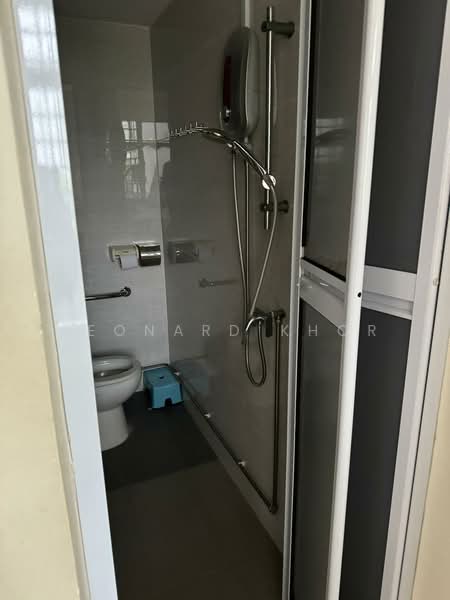 107 Jalan Bukit Merah, 107 Jalan Bukit Merah, 3 Bedrooms, 764 sqft, HDB Flat For Rent, by Leonard Khor, 500139217 - Bathroom - PropertyGuru.com.sg
